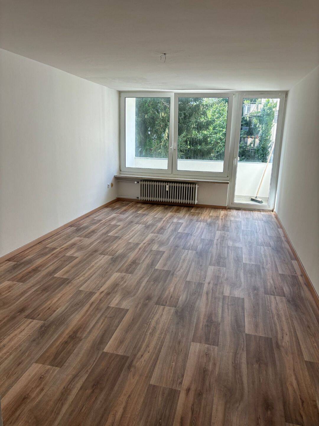 Einzimmerwohnung mit Balkon in Regensburg, 93055 Regensburg (Brandlberg-Keilberg Burgweinting-Harting Innenstadt Ostenviertel Schwabelweis)