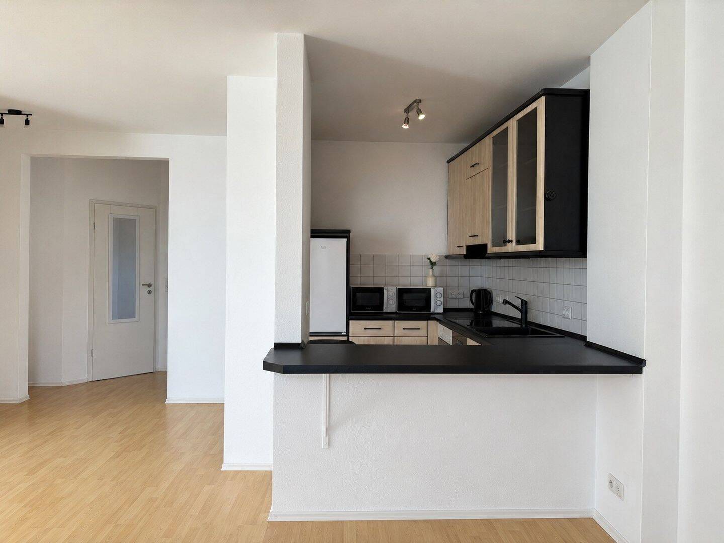 Lichtdurchflutete 2-Zimmer-Wohnung mit Südterrasse über den Dächern von Langen, 63225 Langen (Hessen)