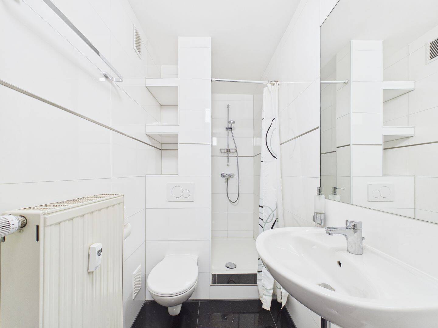 Zweitbezug n. Sanierung! Exklusive 2 Zimmer Wohnung auf 60 m² in Nürnberg mit Bad neu, EBK neu uvm.!, 90459 Nürnberg