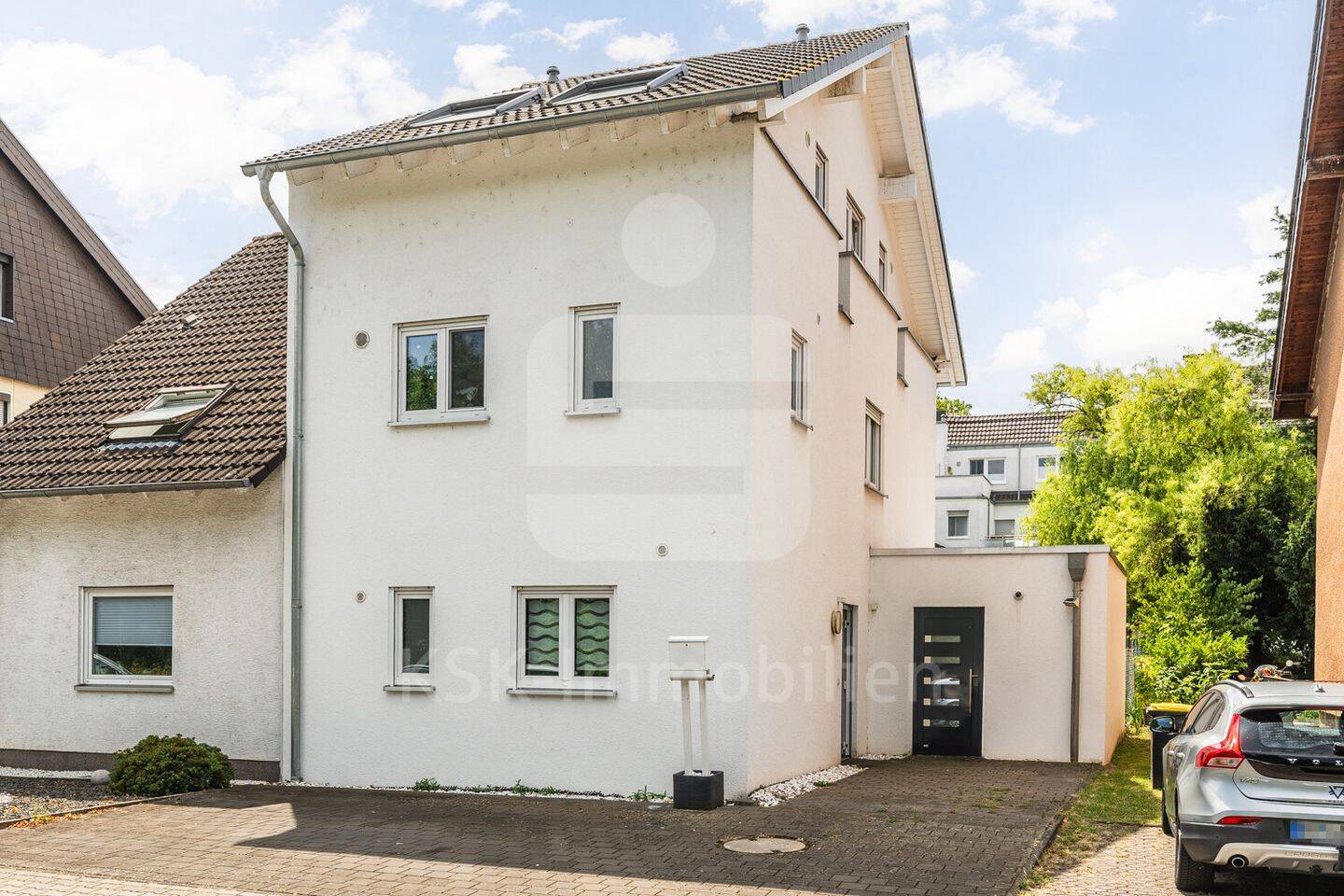 Stilvoll wohnen – Moderne Doppelhaushälfte in Bonn., 53117 Bonn (Auerberg Buschdorf Graurheindorf Zentrum Castell)