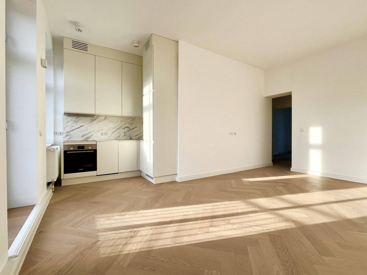 3 Zimmer-Wohnung in stilvollem Altbau | 2 Balkone | Weitblick | EBK | Aufzug | Keller | kernsaniert, 12163 Berlin (Steglitz-Zehlendorf Friedenau Steglitz)