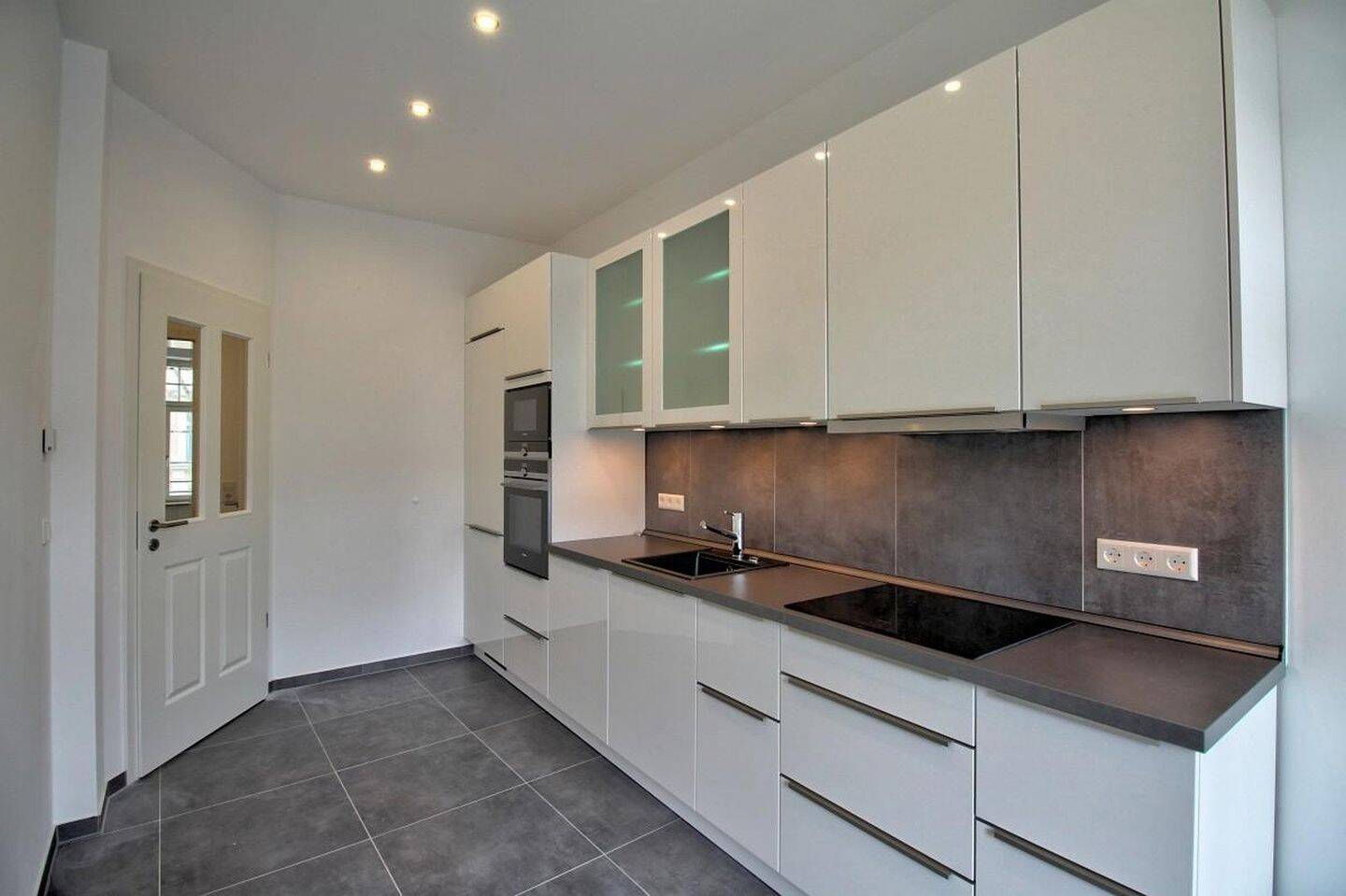 Zweitbezug: Exklusiv sanierte 3-Zimmer-Wohnung m. Luxus-Einbauküche zu vermieten, 4105 Leipzig (Zentrum-Nord Zentrum-Nordwest Zentrum-Ost Zentrum-West)