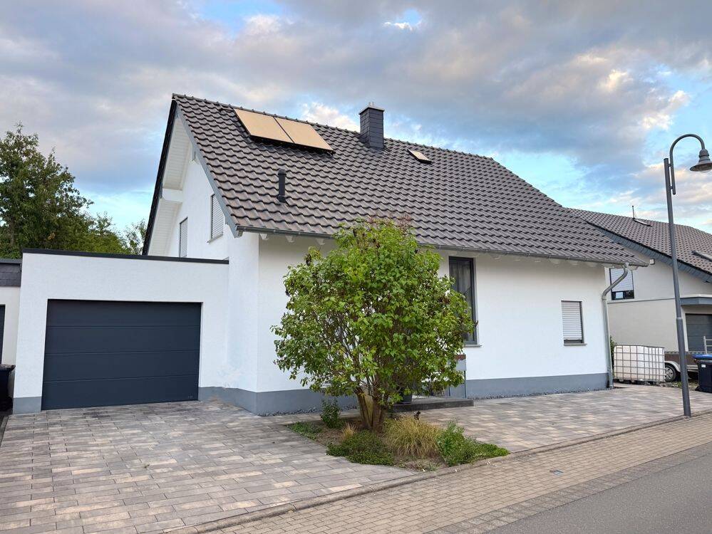 Modernes, freistehendes Familien-Haus in Remagen-Kripp, 53424 Remagen