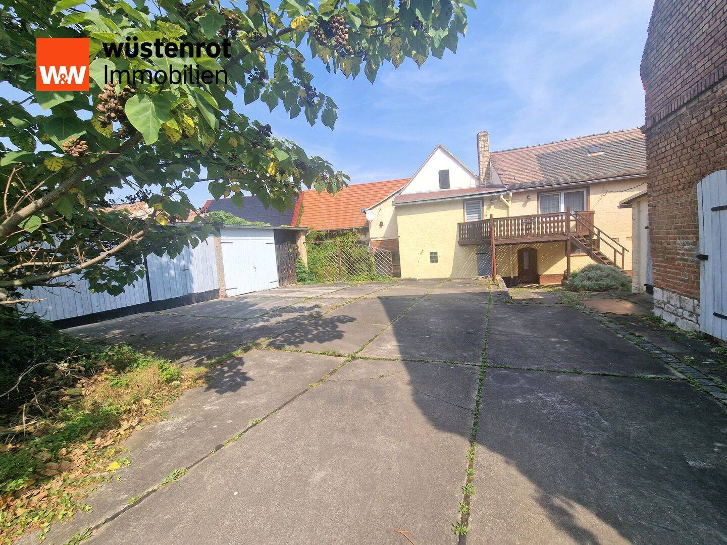 Hohenmölsen- Areal mit 5 Garagen wartet auf Neugestaltung- Investor gesucht, 6679 Hohenmölsen