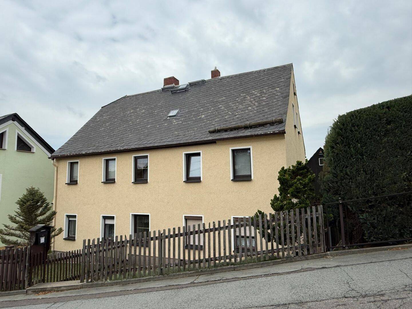Sanierungsbedürftiges Einfamilienhaus mit Potential in schöner Lage, 9366 Stollberg/Erzgeb.