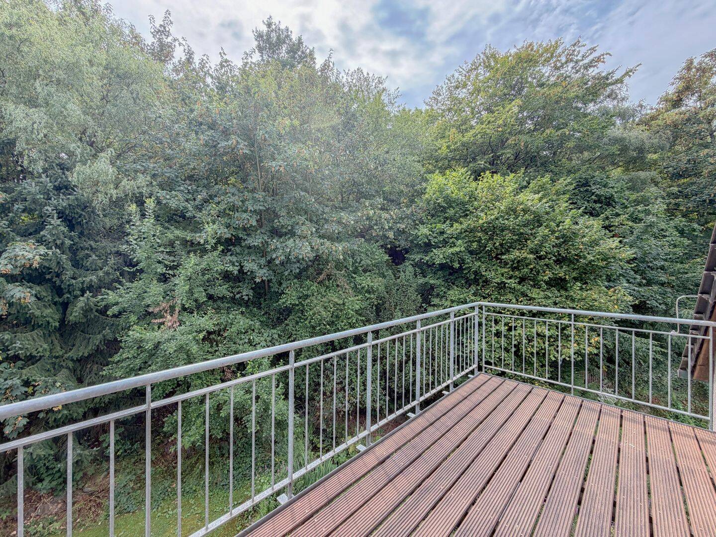 Charmante Dachgeschosswohnung mit Balkon und Blick ins Grüne in Bochum-Hofstede, 44809 Bochum (Grumme Hamme Hofstede Innenstadt Riemke)
