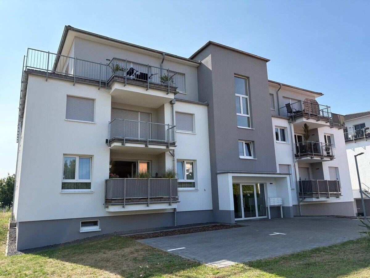 Moderne Neubauwohnung mit Fernblick und Tiefgaragenstellplatz in zentraler Lage von Saarlouis, 66740 Saarlouis