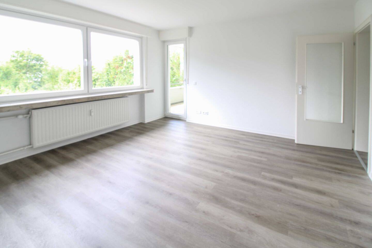 Kernsaniertes 4 – Zimmer Apartment mit 90qm2 & Balkon – Bezugsfertig, 58095 Hagen (Hochschulviertel Mittelstadt Wehringhausen)