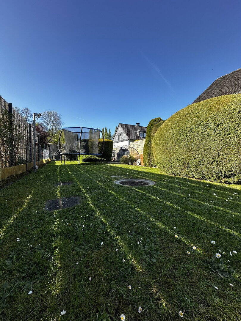 Fachwerkhaus mit großem Garten – provisionsfrei und sofort bezugsbereit, 42659 Solingen (Burg Höhscheid Solingen-Mitte)