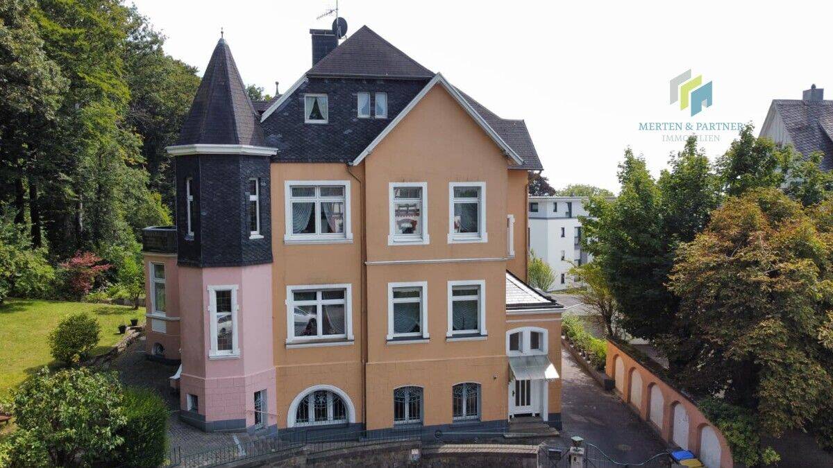 Einfamilien-, Zweifamilien-, oder Mehrgenerationshaus direkt am Stadtpark, 42853 Remscheid (Innen Nord)