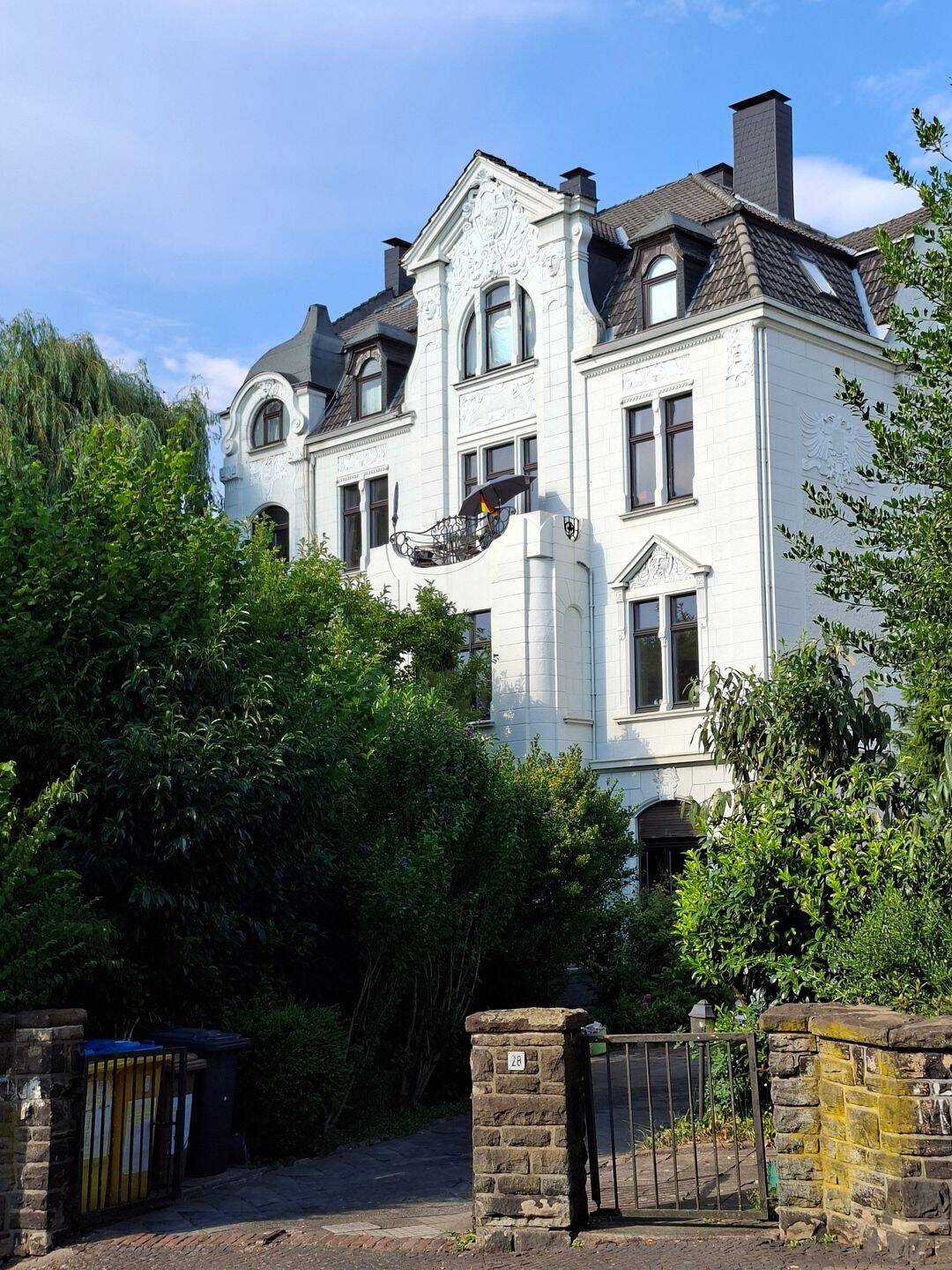 großzügige 155 m² Altbauwohnung in freihstehendem Jugendstilhaus, 44263 Dortmund (Hörde Mitte Schüren)