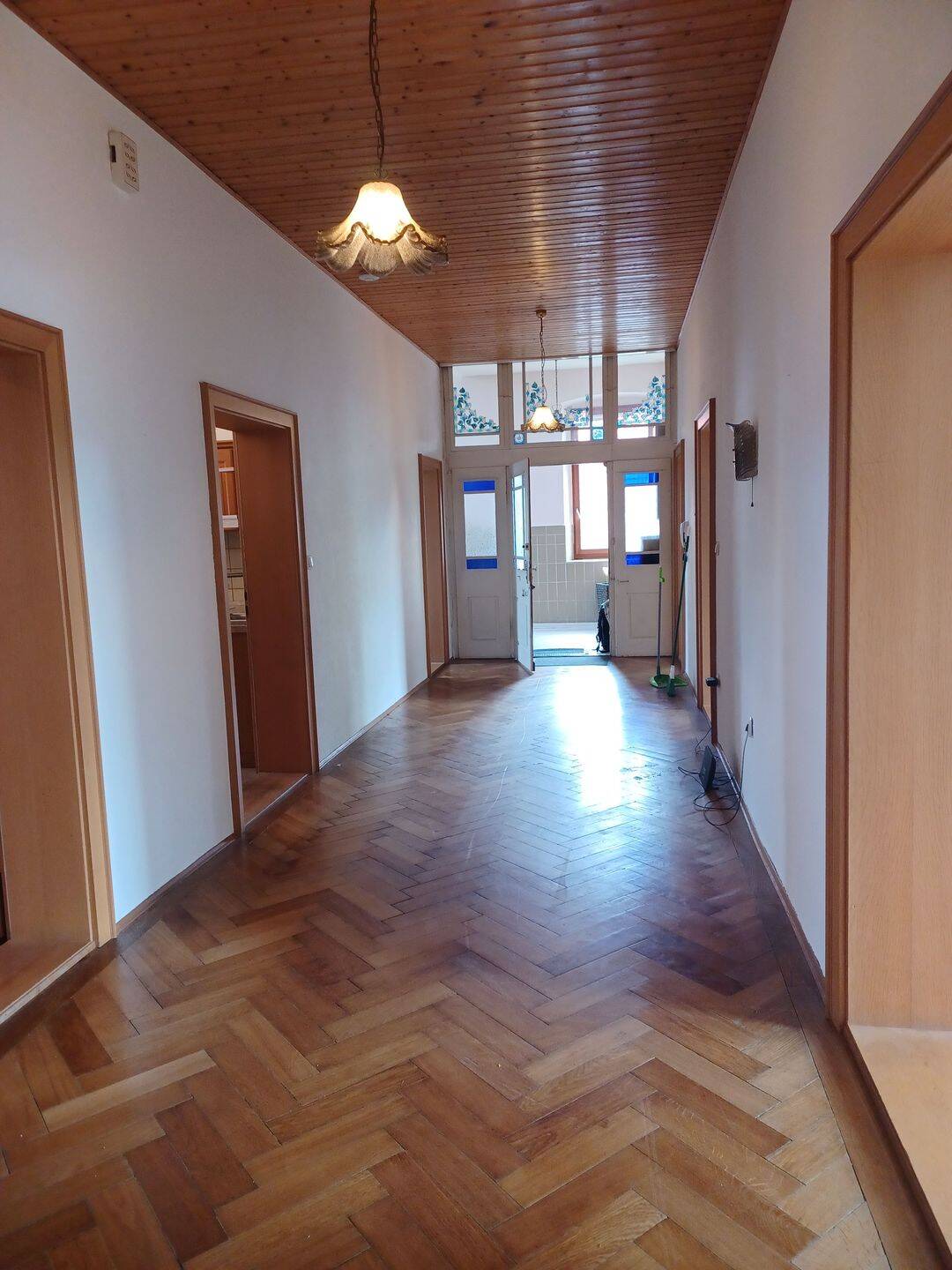 Großzügige Altbau-Wohnung in einer repräsentativen Stadt-Villa, 92224 Amberg