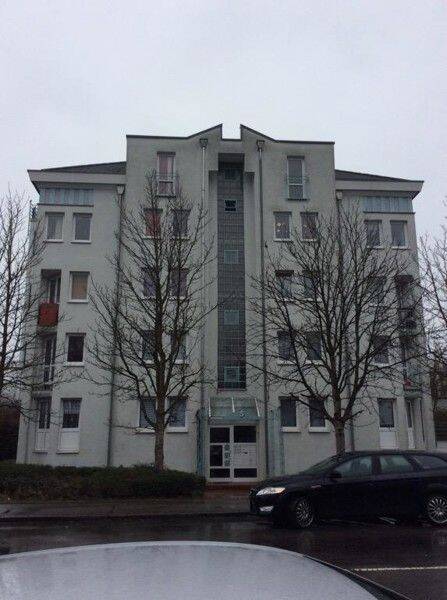 Teilrenovierte und großzügige 4-Zimmer-Wohnung, 73037 Göppingen