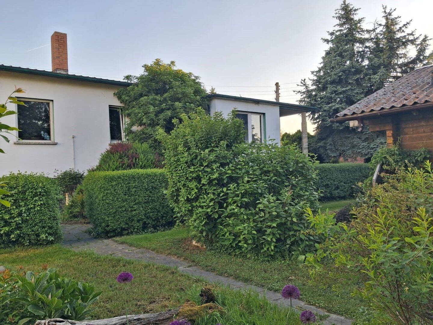 Massives Einfamilienhaus mit großem Holzblockhaus in ruhiger Lage, 6785 Oranienbaum-Wörlitz