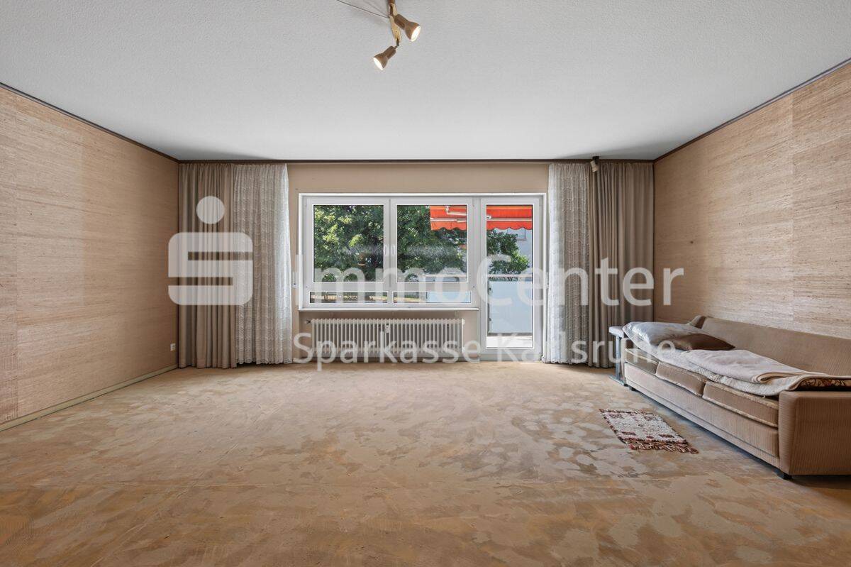 Einziehen oder investieren: 3-Zimmer-Wohnung mit Balkon, Garage und Gestaltungspotenzial, 76228 Karlsruhe