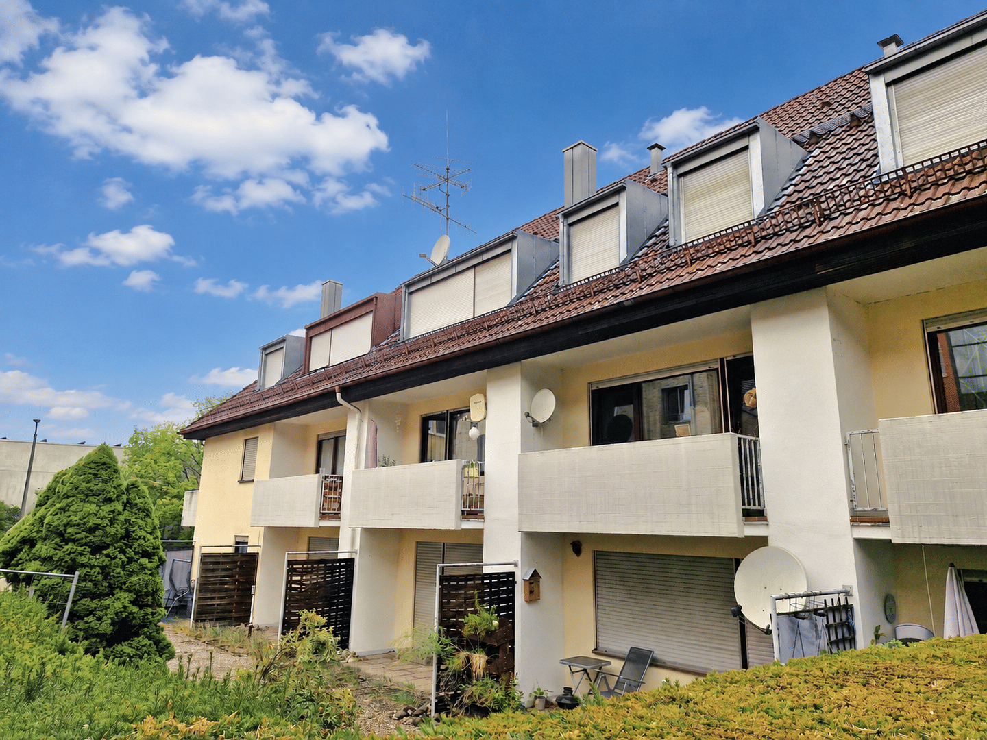 „Nestla unterm Dach!“ Bezugsfreies Appartement in Bestlage neben den Kliniken und der Universität, 91054 Erlangen (Burgberg Erlangen-Nord Erlangen-Ost Innenstadt Sieglitzhof)