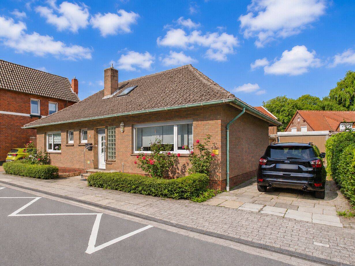 Zentral wohnen in Norden – gepflegter Bungalow mit Terrasse & Garage, 26506 Norden