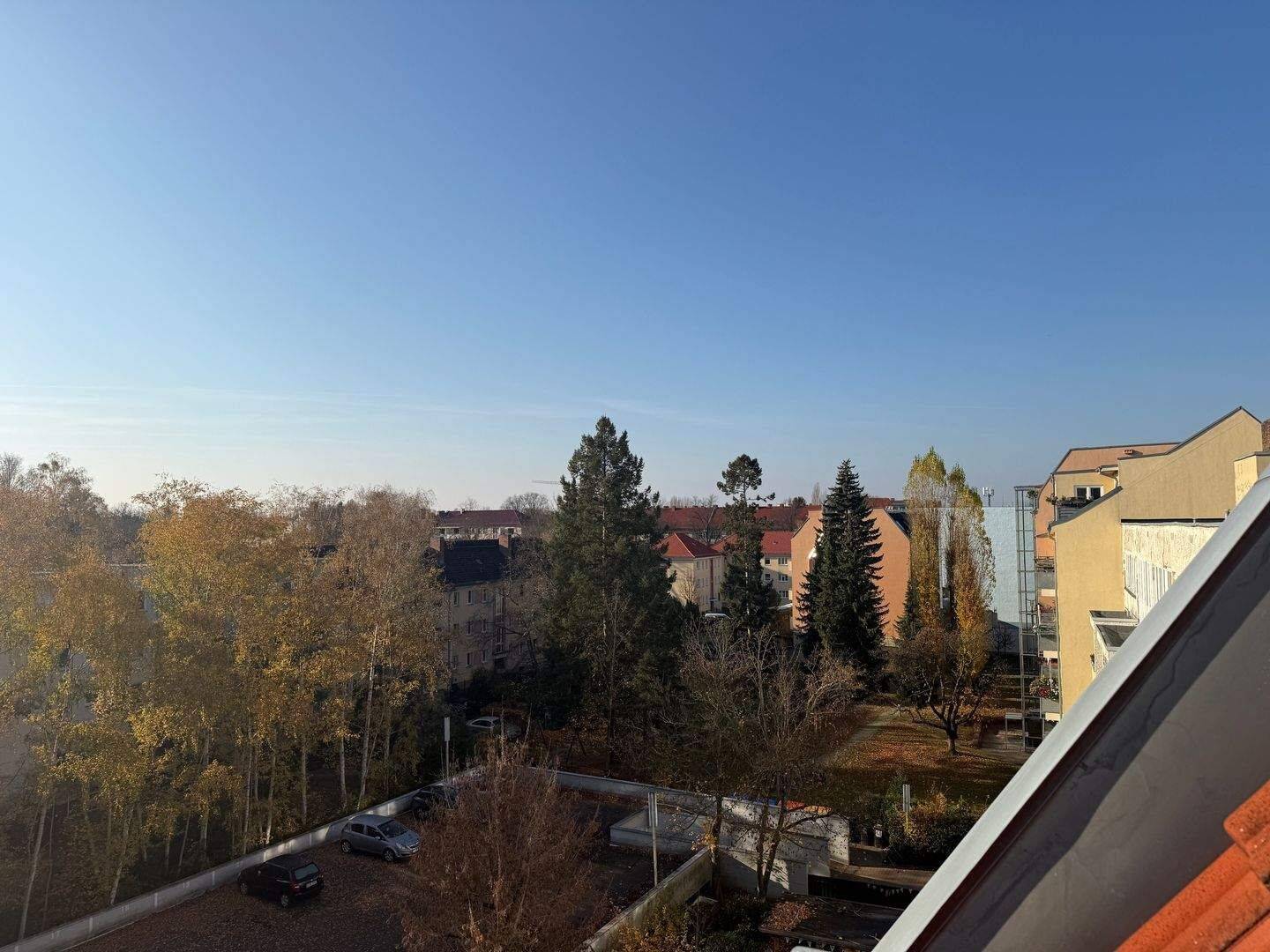 Sonnenbalkon mit heller Dachgeschosswohnung in ruhiger Lage, 12105 Berlin (Tempelhof-Schöneberg Mariendorf Schöneberg Tempelhof)