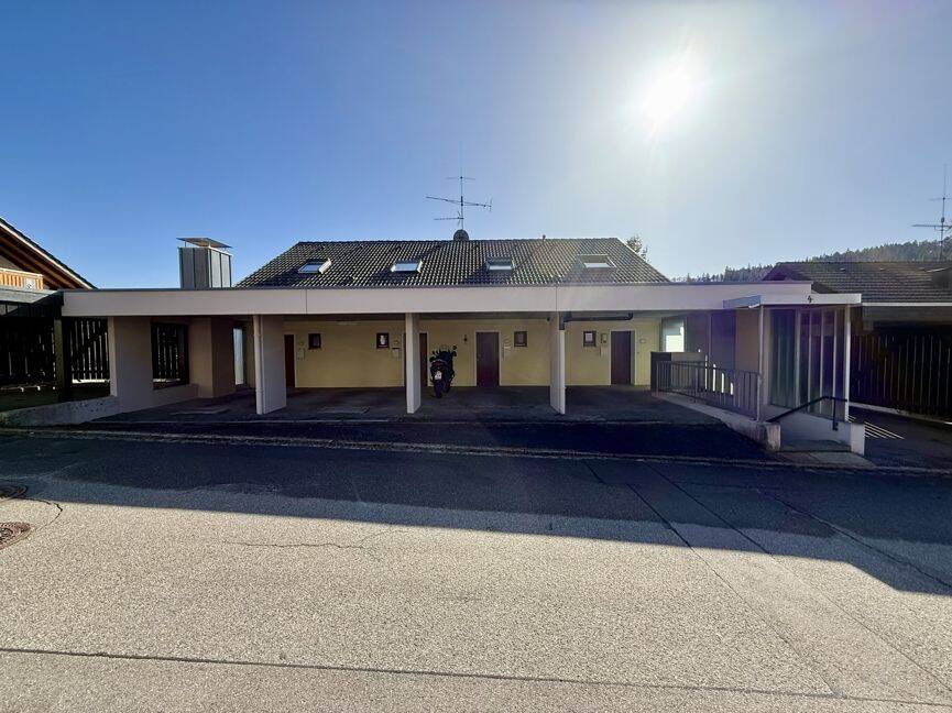 Kompakte 3-Zimmer Wohnung über 2 Etagen und Carport, 79737 Herrischried
