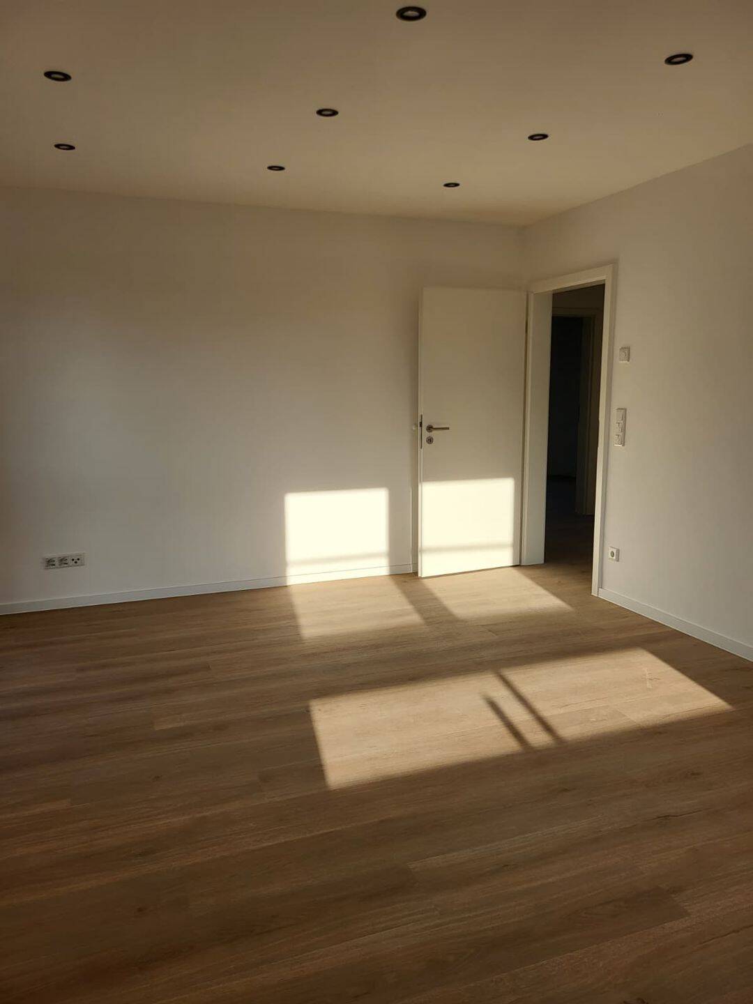 Erstbezug nach Kernsanierung – moderne 3-Zimmer-Wohnung im Effizienzhaus 70 EE, 63808 Haibach