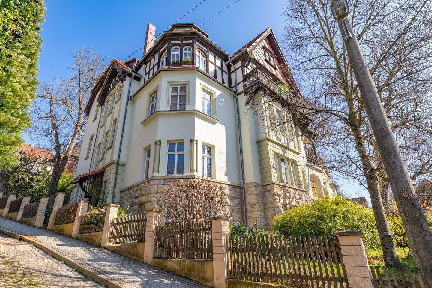 Exklusivität trifft Historie- Traumhafte Altbauwohnung im beliebten Westviertel, 7743 Jena