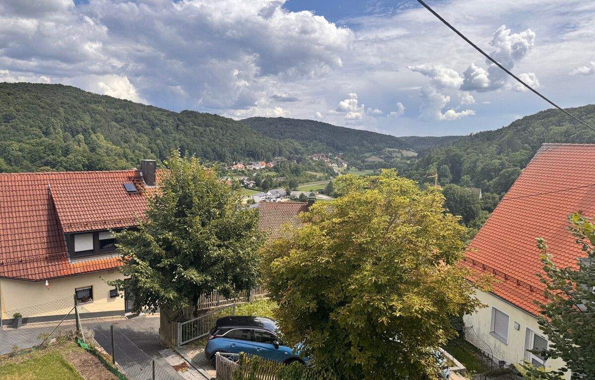 +++RENOVIERUNGSBEDÜRFTIGES EINFAMILIENHAUS IN SCHÖNER AUSSICHTSLAGE IN EGLOFFSTEIN+++, 91349 Egloffstein