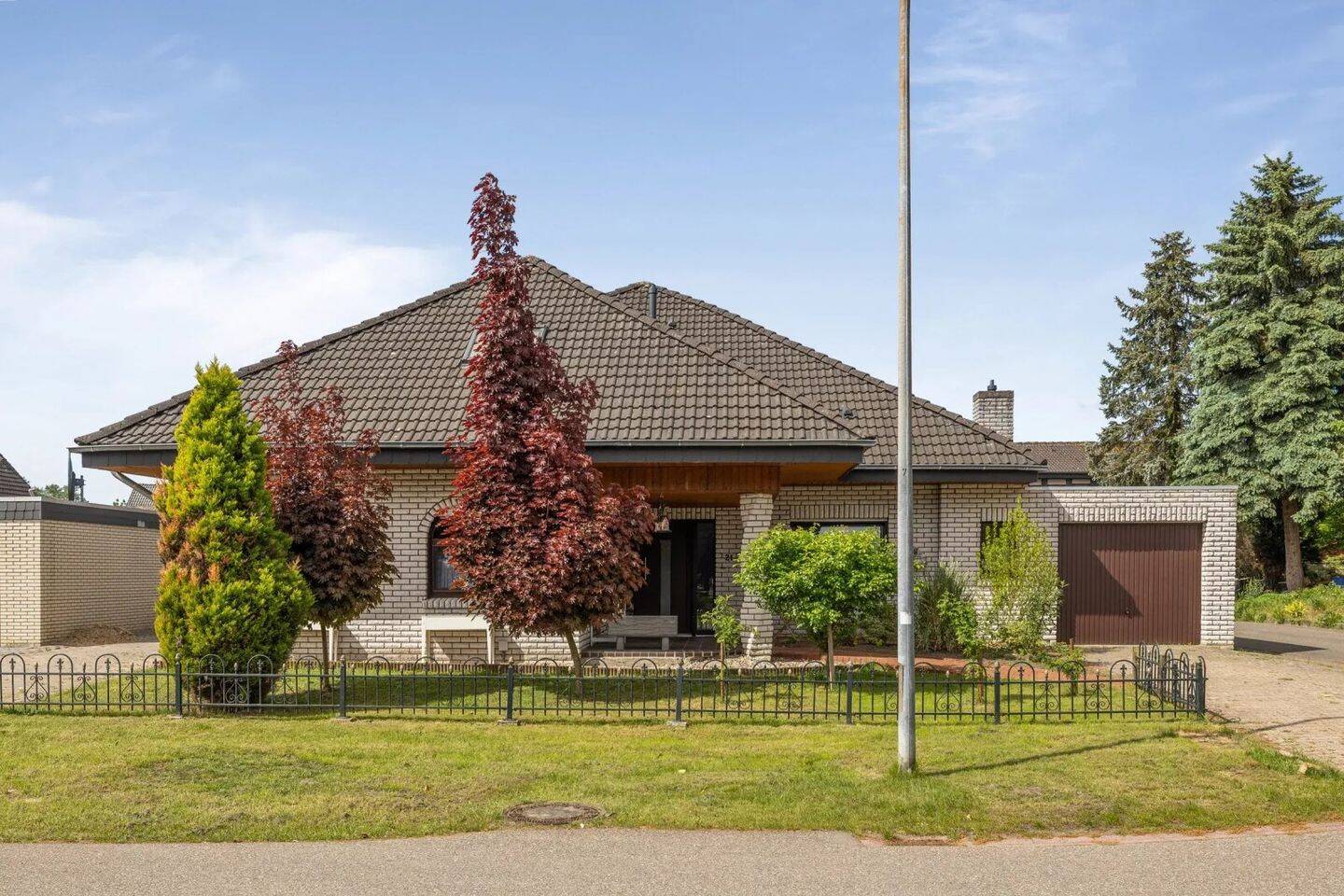 Royaal wonen met mogelijkheden en een riante tuin., 49767 Twist