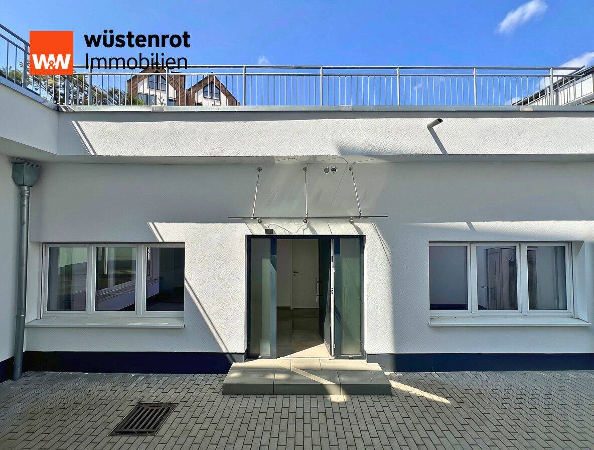 Wie ein eigenes Haus – Gesamter Anbau (BJ 2017) mit Dachterrasse & privatem Innenhof…, 65510 Idstein