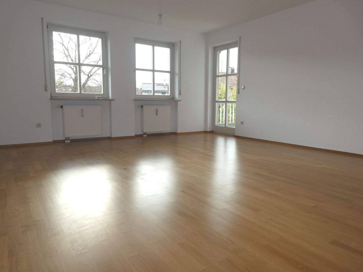 *** mit Südbalkon und Einzelgarage – ruhige Lage ***, 83064 Raubling