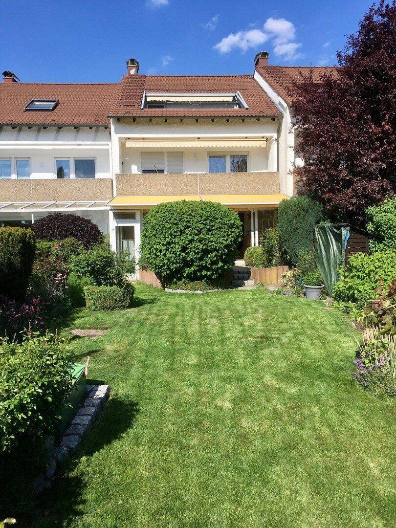 Großzügiges Reihenhaus mit Garten, Garage, EBK und ausgebautem Dachgeschoss in Neu-Ulm/Gerlenhofen, 89233 Neu-Ulm