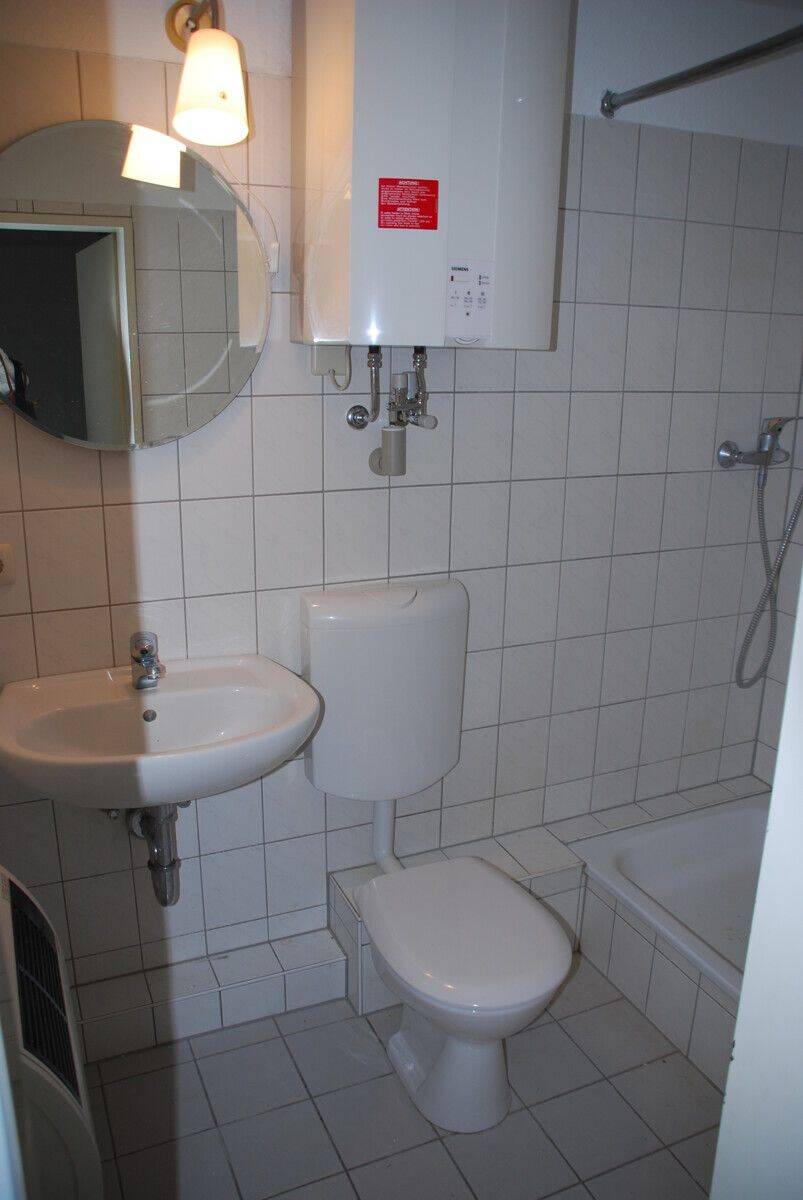 1 Z- Dachgeschosswohnung im Hasseldieksdammer Weg 27 in Kiel zu vermieten- Otto Stöben GmbH, 24114 Kiel (Südfriedhof)