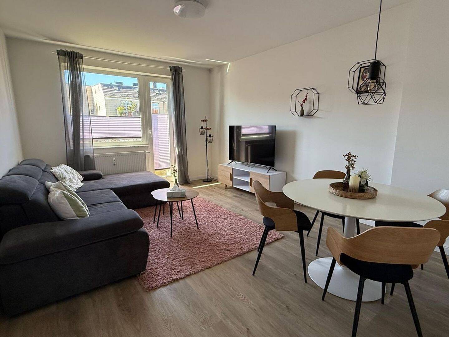 Helle 3-Zimmer-Wohnung mit Balkon in Barmbek, 22305 Hamburg (Hamburg-Nord Barmbek-Nord Barmbek-Süd Winterhude)
