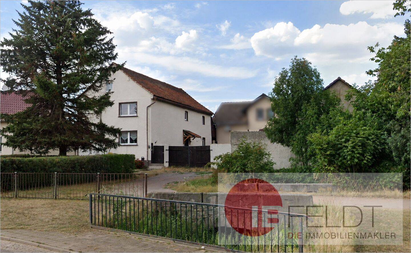 Einfamilienhaus mit Einliegerwohnung und Nebengelass nahe Sangerhausen, 6528 Wallhausen