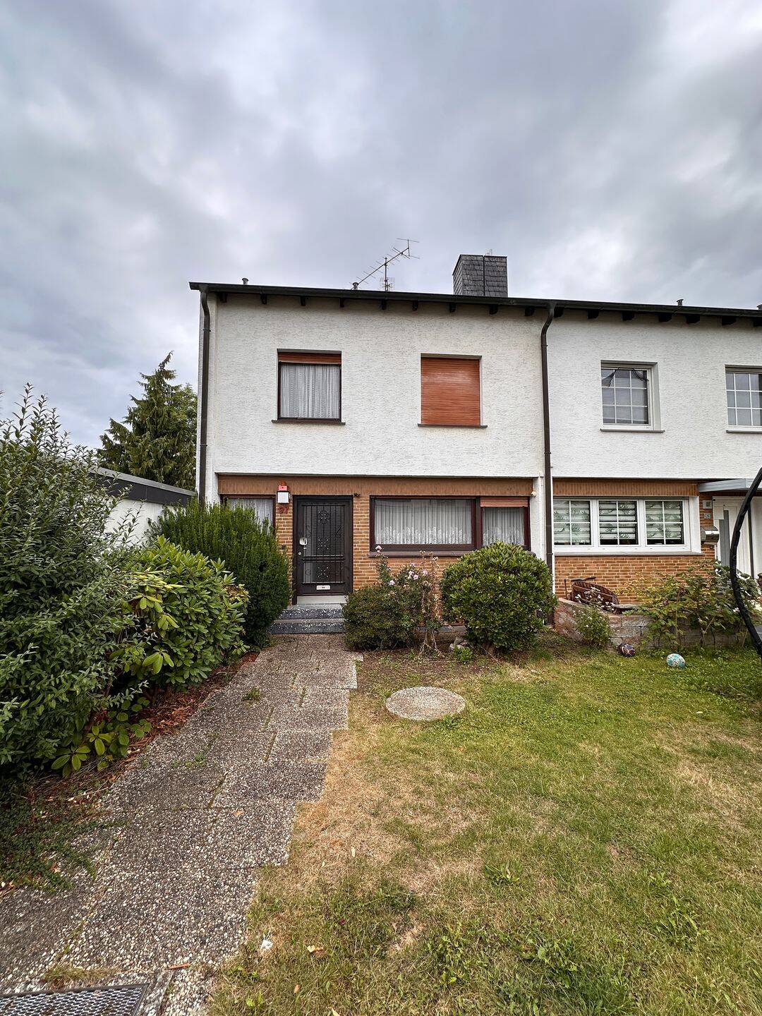 Renovierungsbedürftig aber mit viel Platz , großem Garten und Doppelgarage!, 44289 Dortmund (Lichtendorf Sölde Sölderholz)