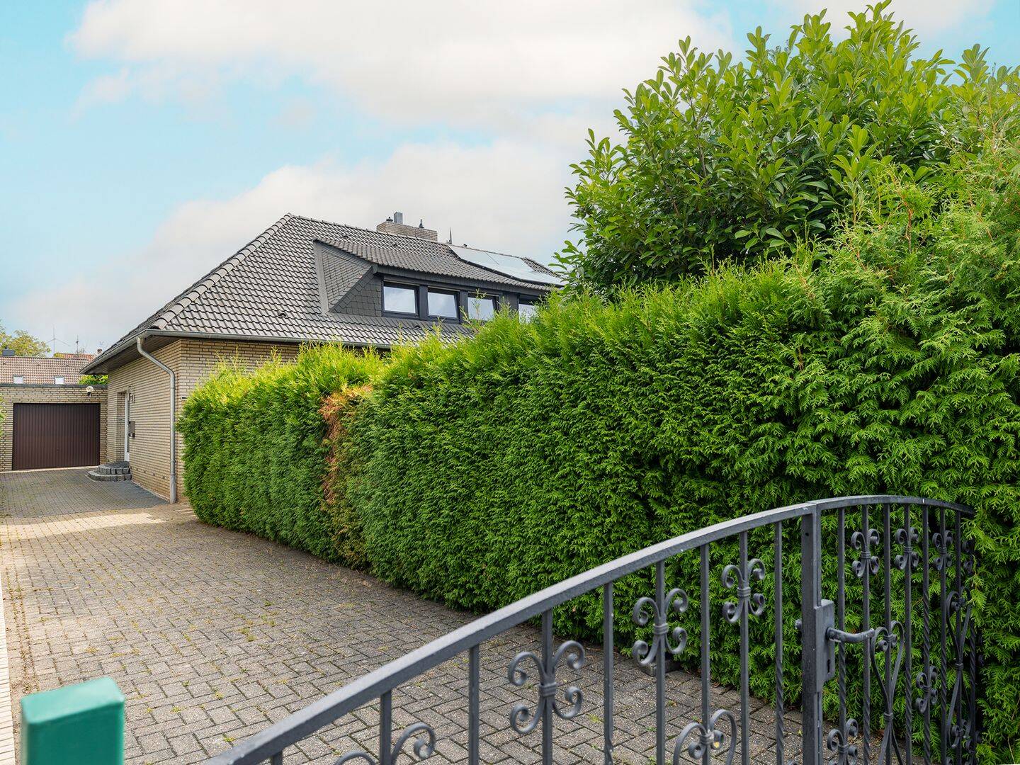 Charmante Doppelhaushälfte in Osnabrück-Eversburg: Sackgassenlage, Kamin und Garage, 49090 Osnabrück (Eversburg Hafen Haste Pye Sonnenhügel)