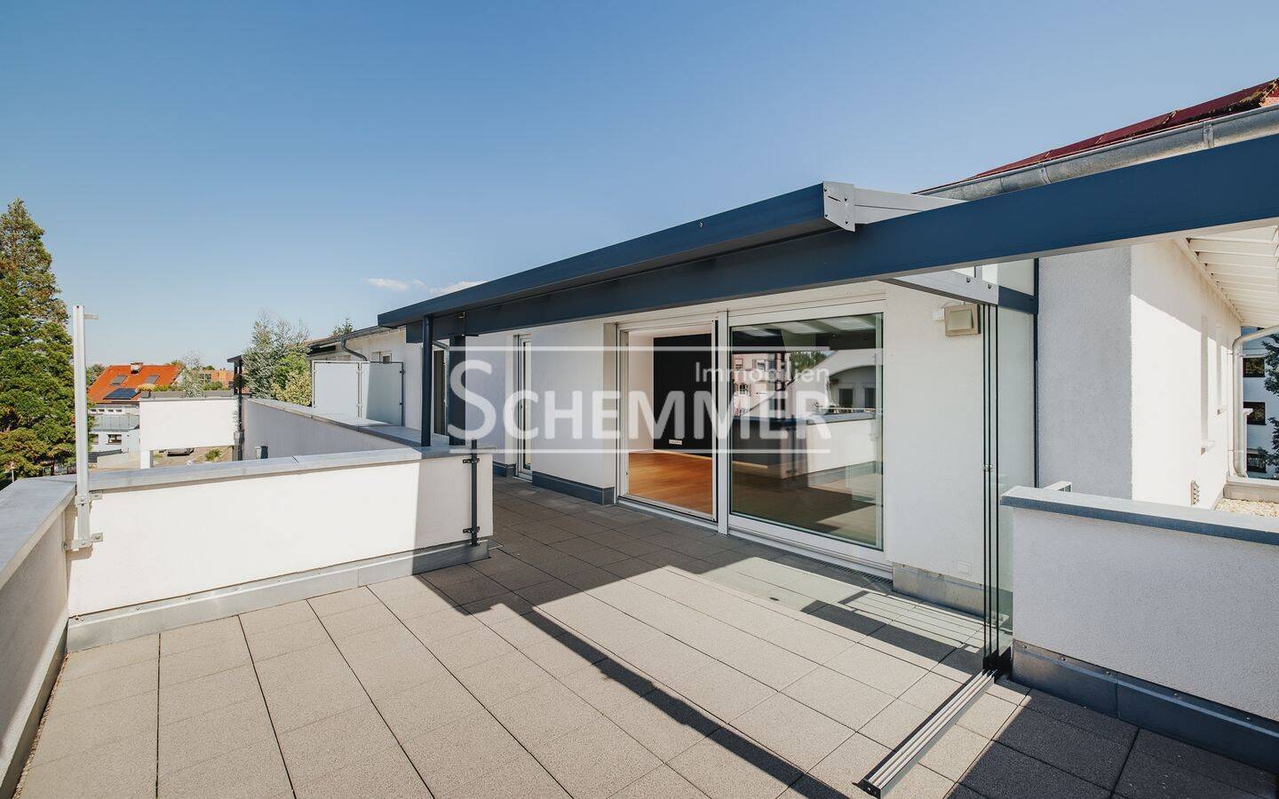 Gundelfingen ++ Wohnen mit Stil – Exklusive 4-Zimmer-Attikawohnung mit großzügiger Dachterrasse, 79194 Gundelfingen