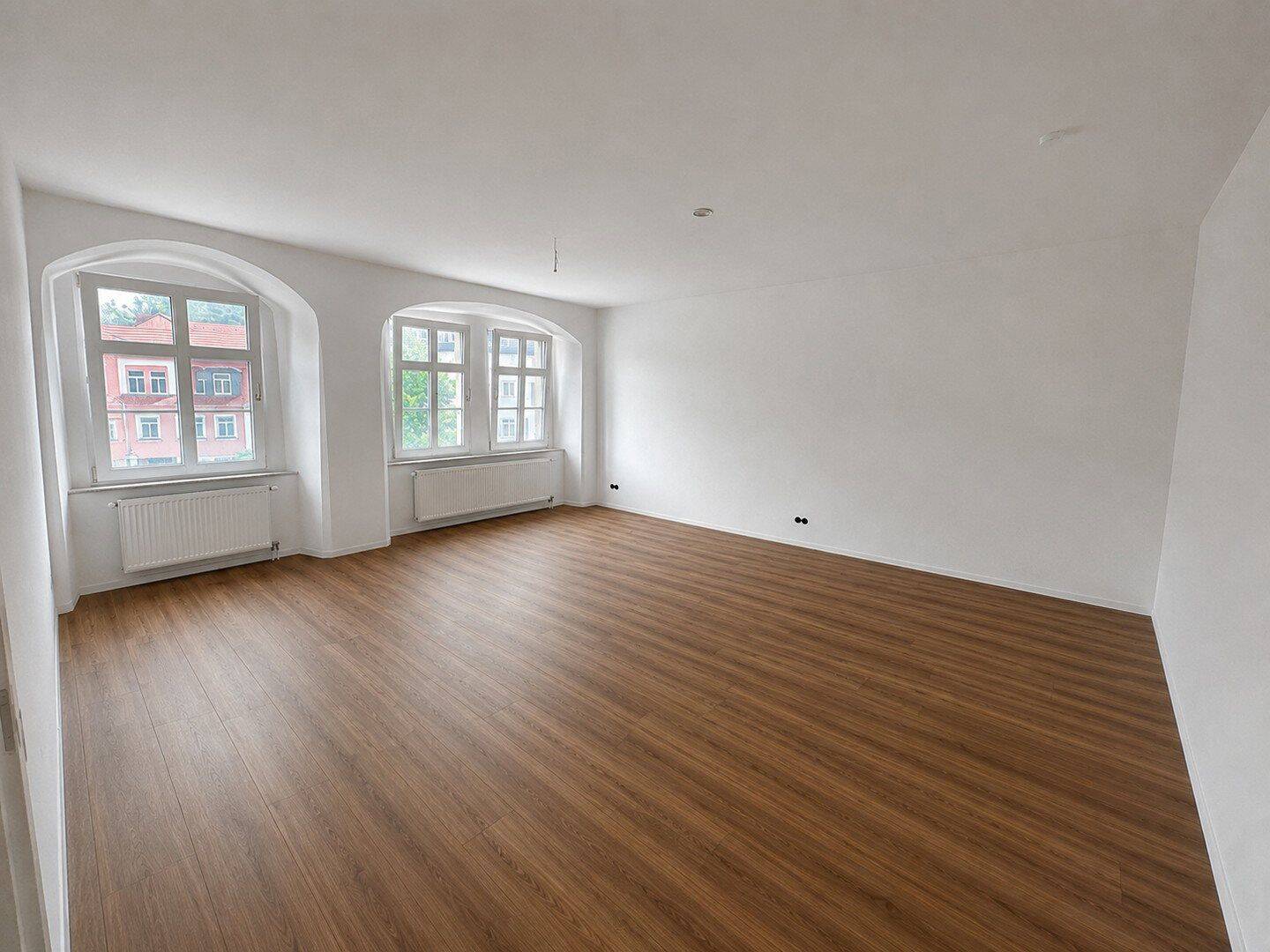 Erstbezug nach Sanierung: 4-Zimmer-Altbau, 93 m², 1. OG – direkt am Markt Weida, 7570 Weida