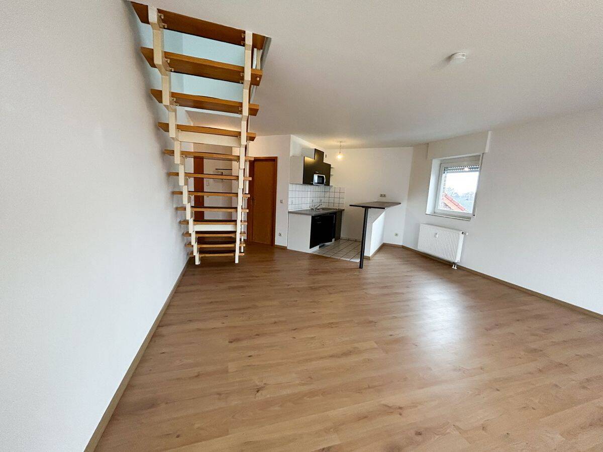 Helle & einladende 2-Zimmer-Maisonette-Wohnung mit Küche und Balkon wartet auf einen neuen Mieter!, 33102 Paderborn