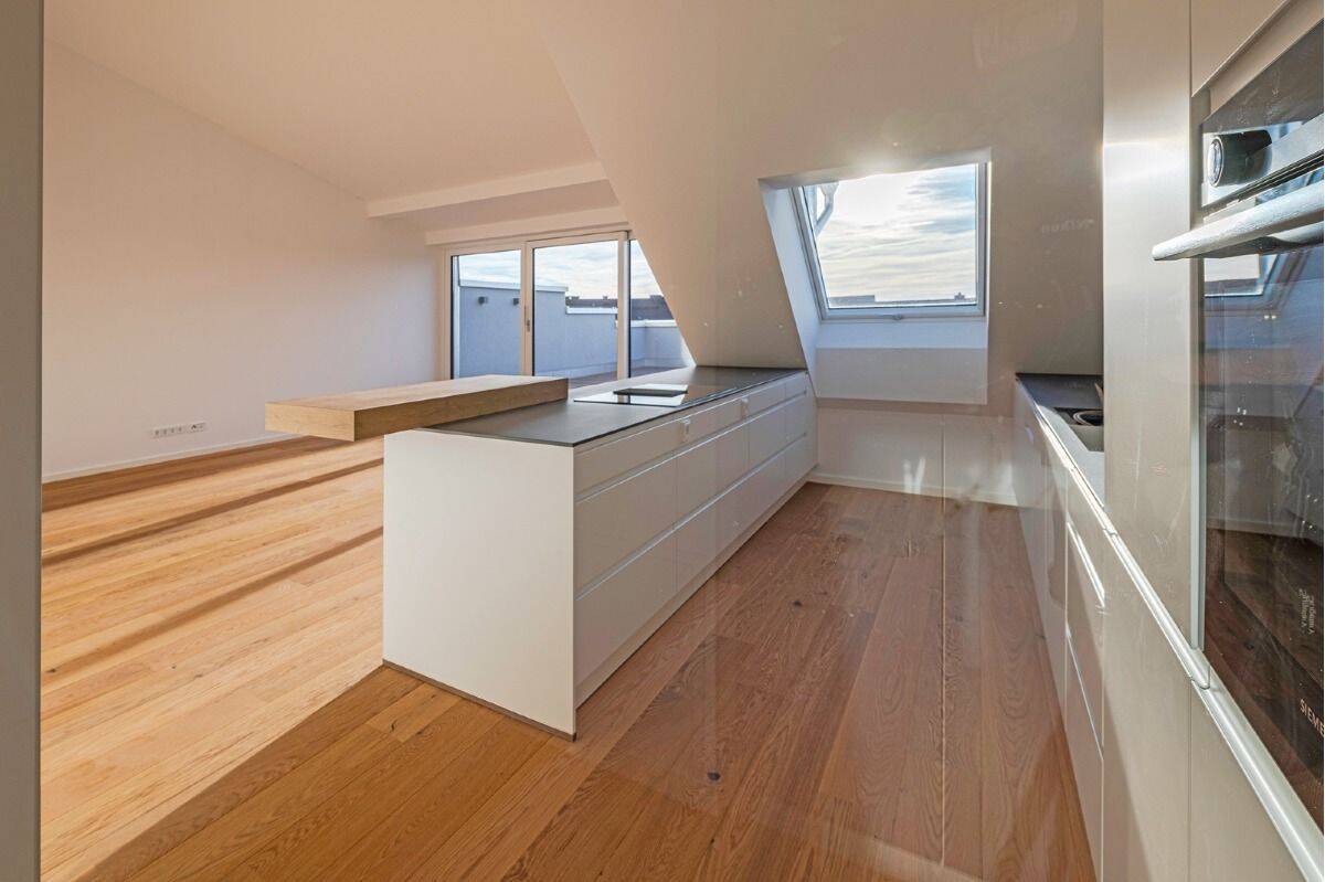Exklusive 4-Zi-Dachterrassenwohnung in den ruhigen Innenhof, Nähe Olympiapark, 80636 München (Maxvorstadt Neuhausen-Nymphenburg)