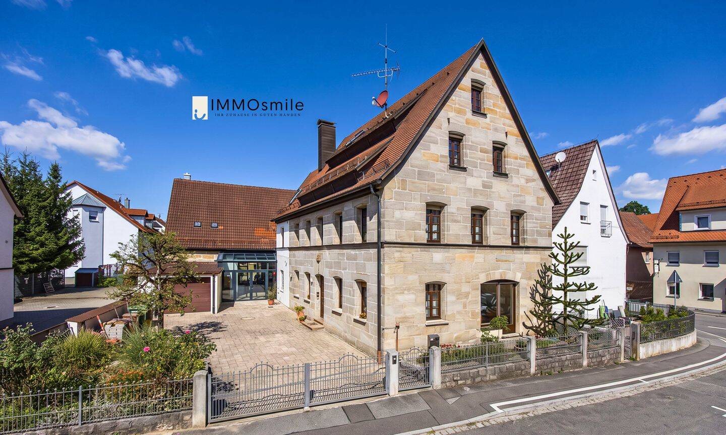 Großzügiges Wohnensemble mit besonderer Architektur u. flexibler Nutzungsmöglichkeit in Schnaittach, 91220 Schnaittach
