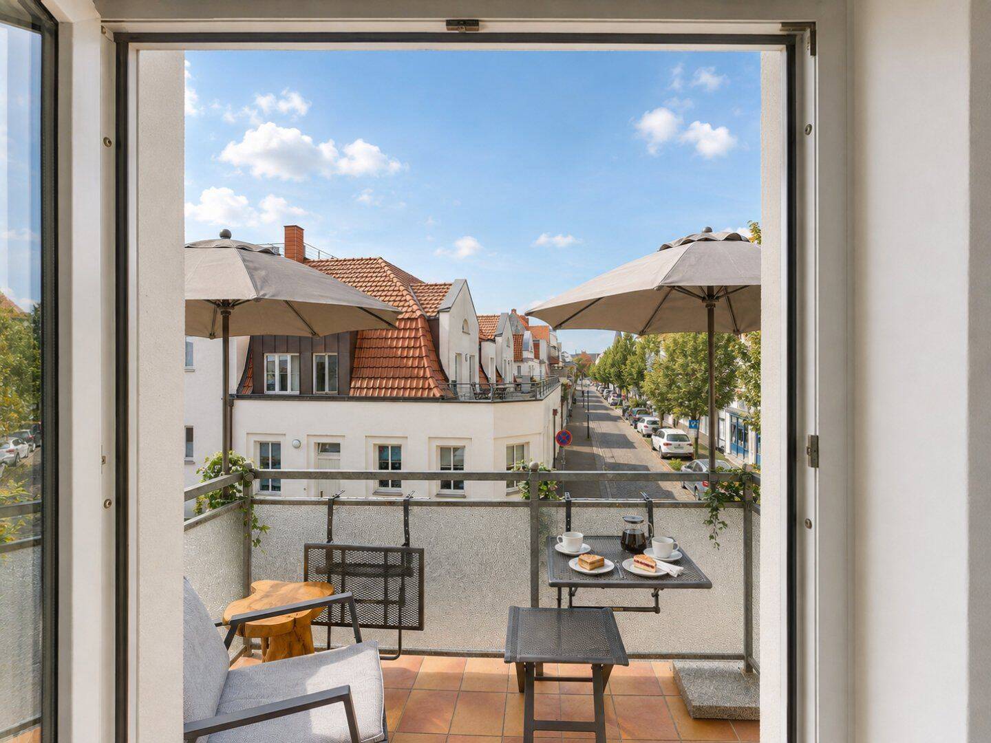 Warnemünde genießen: 3-Zimmerwohnung mit Südbalkon und Kirchenblick, 18109 Rostock (Groß Klein Lichtenhagen Lütten Klein)
