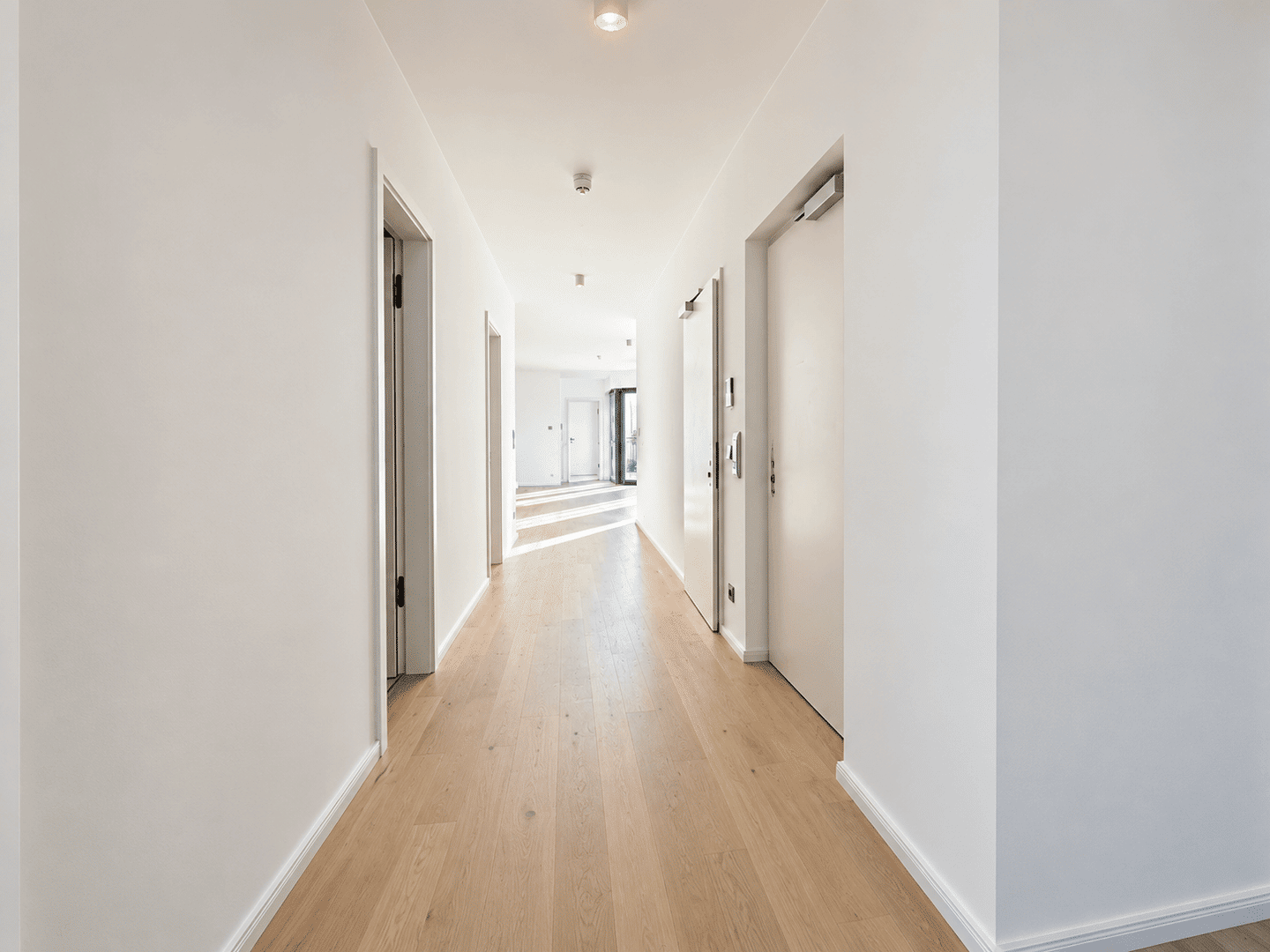 Bezugsfrei & provisionsfrei: Hochwertige 4-Zimmerwohnung im „Boxi12 Feeling Good House“, 10245 Berlin (Friedrichshain-Kreuzberg Friedrichshain)
