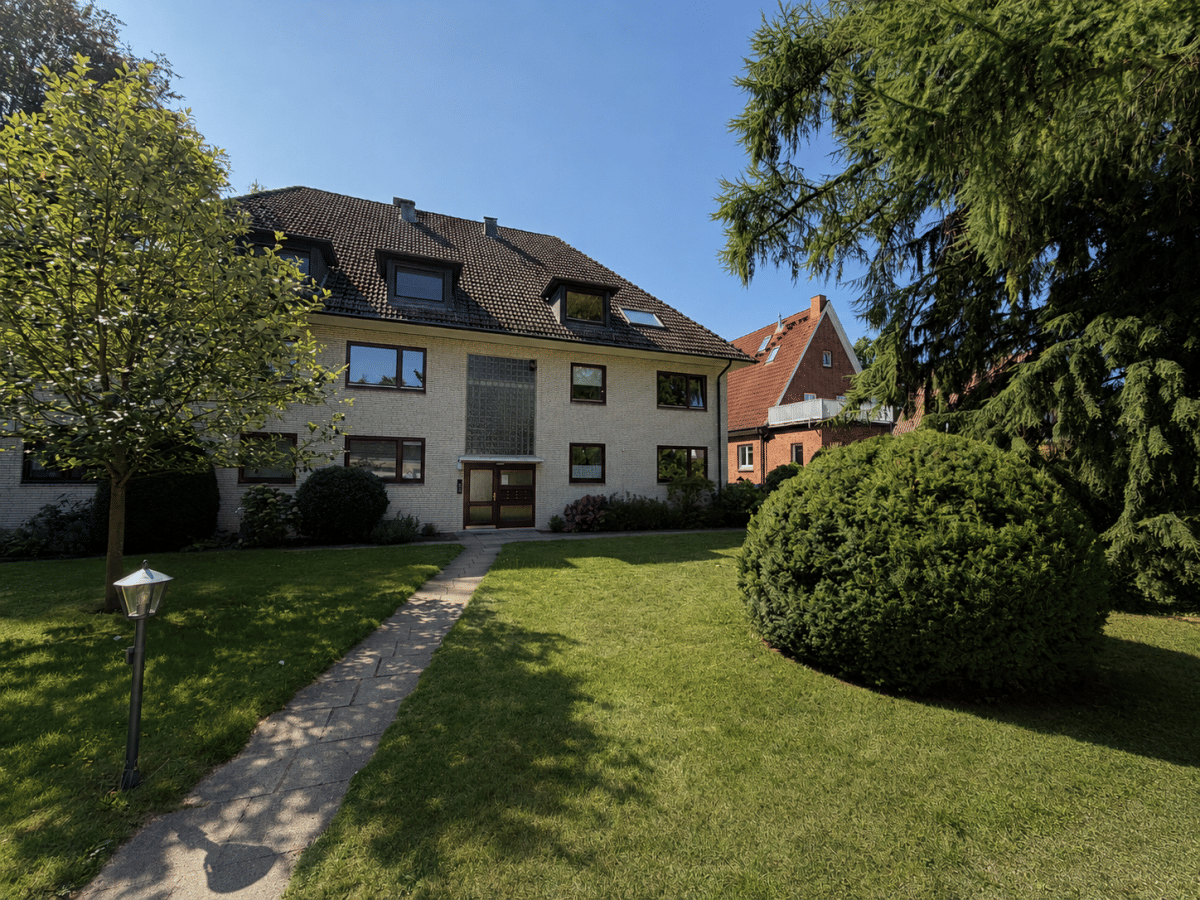 Erdgeschosswohnung in kleinem Mehrfamilienhaus, 22391 Hamburg (Wandsbek)
