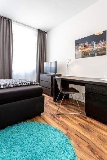 Ab Sofort – schick möbliertes Zimmer in moderner 5er WG – mitten im Bahnhofsviertel, 60329 Frankfurt am Main (Bahnhofsviertel Gallus Gutleutviertel Innenstadt)