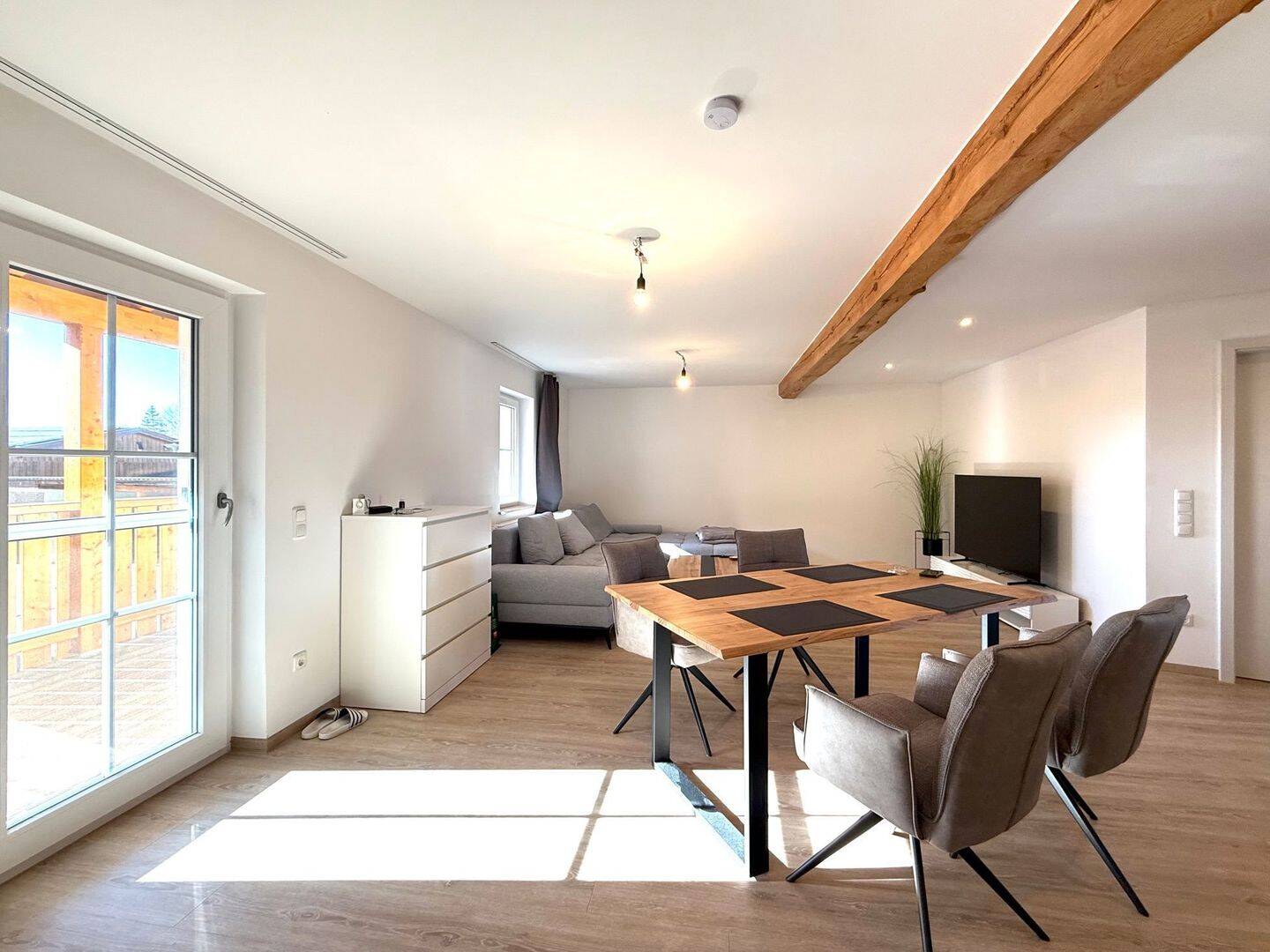 Moderne 2-Zimmer-Wohnung in Langenzenn-OT mit Balkon, 90579 Langenzenn