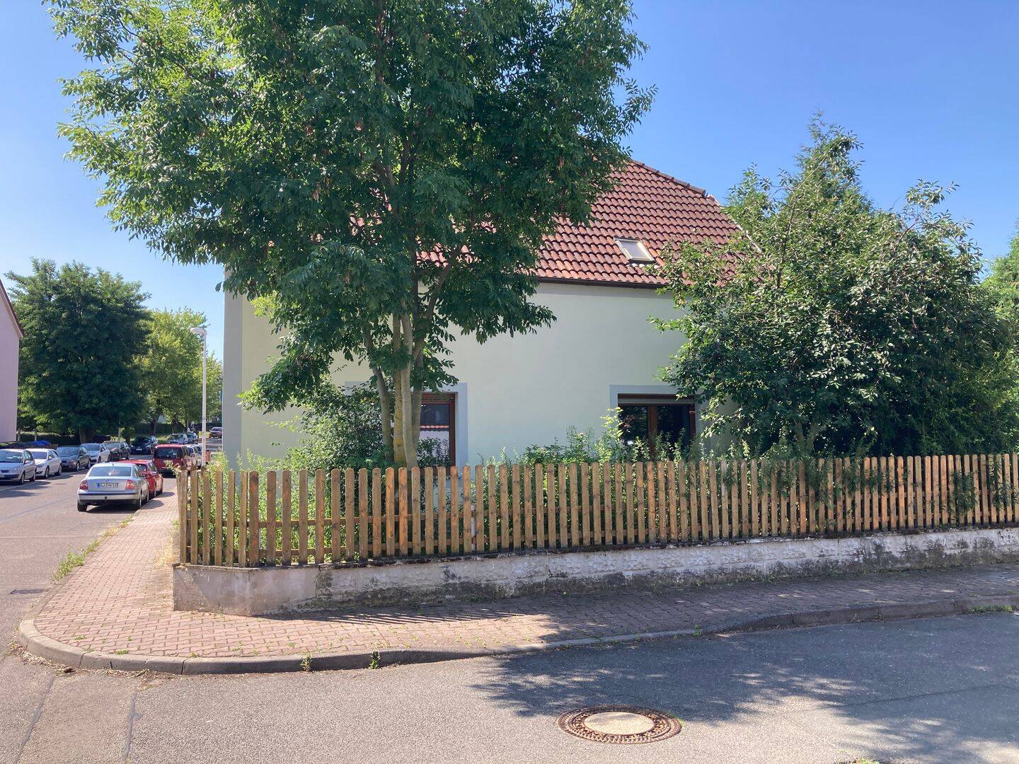 Einfamilienhaus mit Reparatur- und Fertigstellungsbedarf in Laucha, 6636 Laucha an der Unstrut