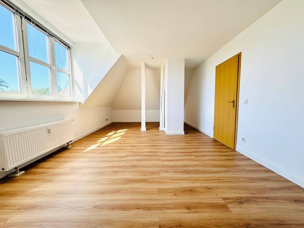 hochwertige 2 Raum Dachgeschoss-Wohnung +++TOP+++ in attraktiver Lage in Dessau, 6842 Dessau-Roßlau (Innenstadt Kleutsch Mildensee Sollnitz Süd)