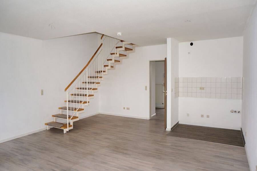 Zentrale, sehr großzügig geschnittene Maisonettewohnung in Langenhagen Mitte, 30851 Langenhagen