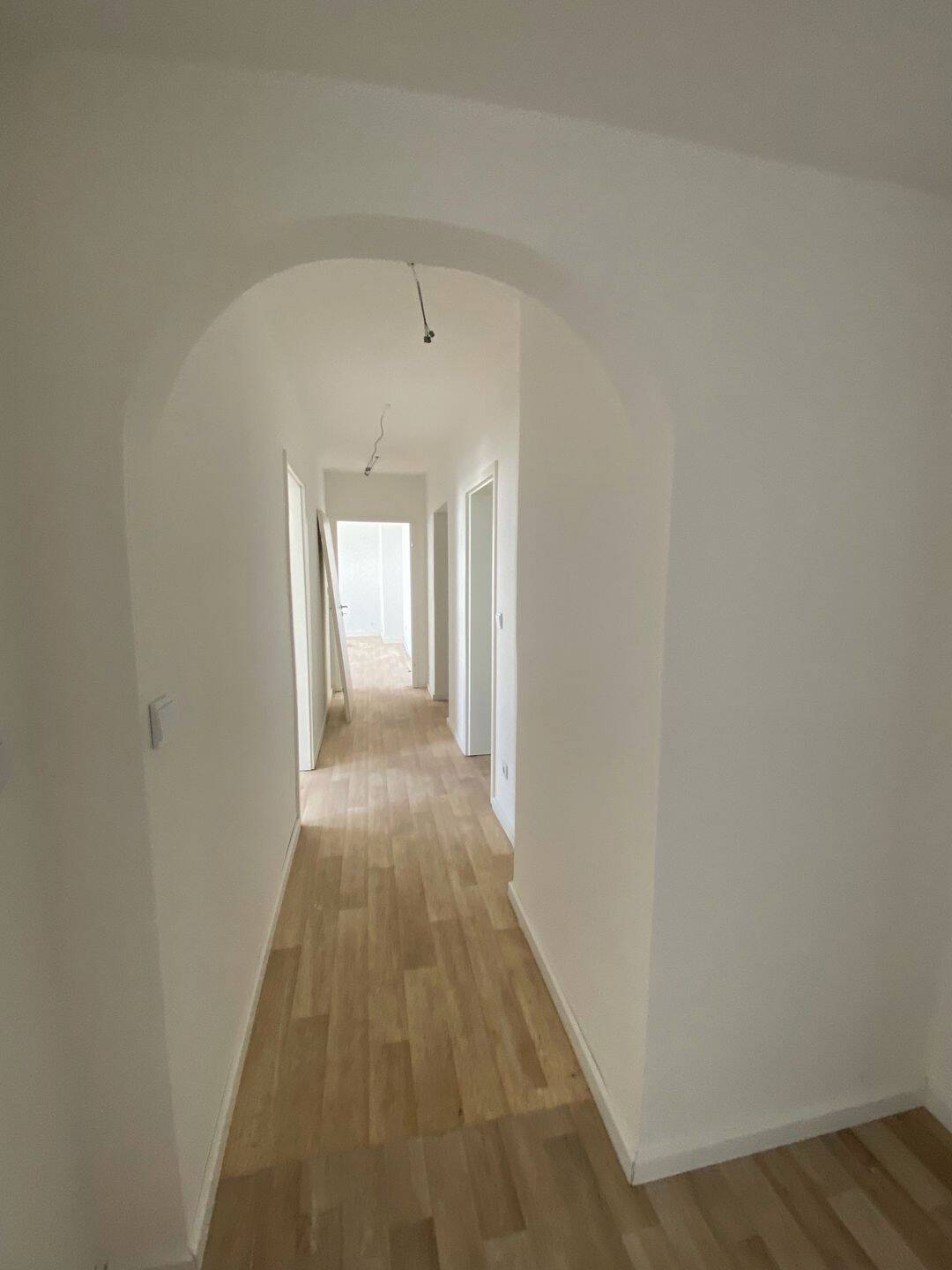 Helle schöne 5-Raum-Wohnung in der City, 6842 Dessau-Roßlau (Innenstadt Kleutsch Mildensee Sollnitz Süd)
