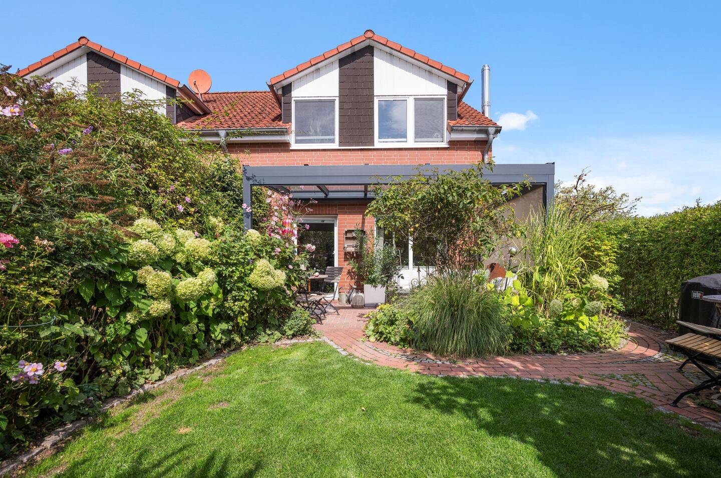 Kein Haus. Ein Zuhause. Gepflegtes Reihenendhaus mit Garten und geschützter Terrasse in Pattensen., 30982 Pattensen
